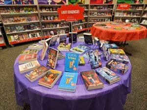Discount book table display